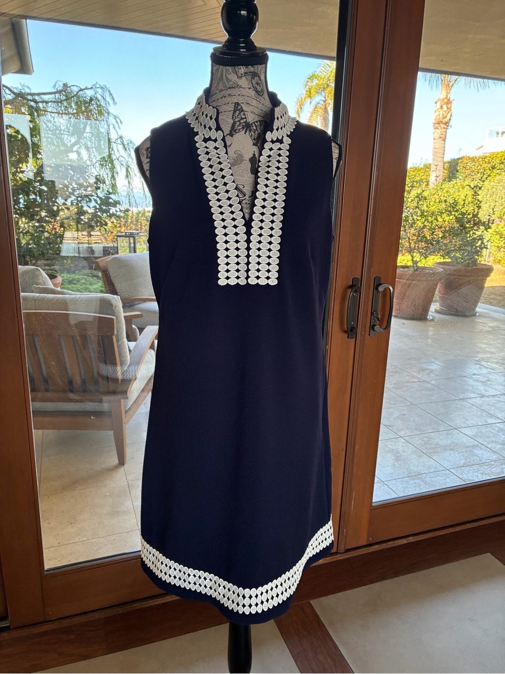 Vince Camuto Navy and white trim dress